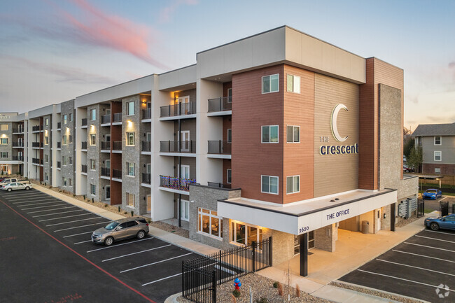 Building Photo - The Crescent Apartments