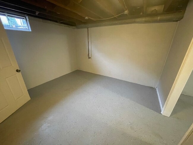 Photo - 2 Bedroom With a Finished Basement and Detached Garage