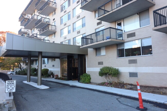 101 Monmouth St Unit 609