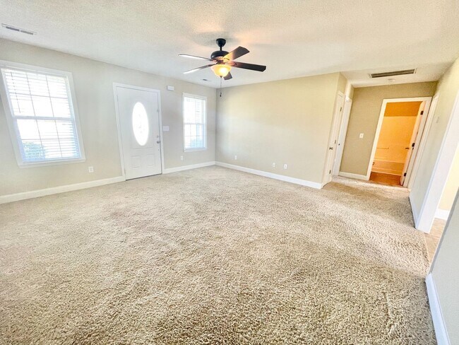 Photo - 3 Bedroom 2 Bath in Ardmore City!