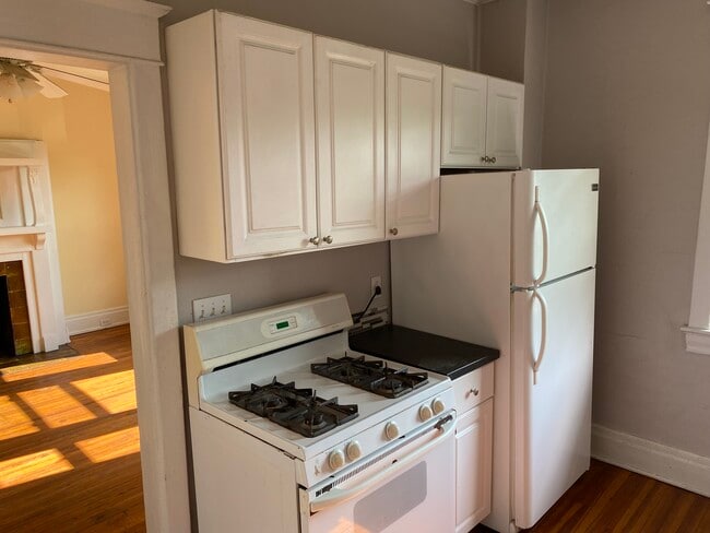 Kitchen - 1619 Buena Vista St Unit 1619 Buena Vista St