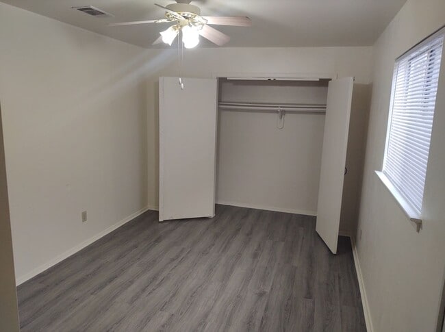 Photo - 1646 Post Rd Unit #2