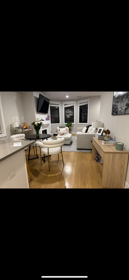 Photo - 2316 N Southport Ave Unidad 2320-2