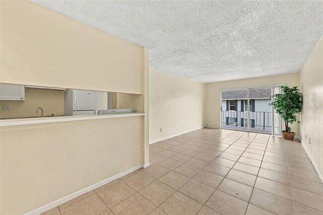 905 W Oak Ridge Rd Unit D