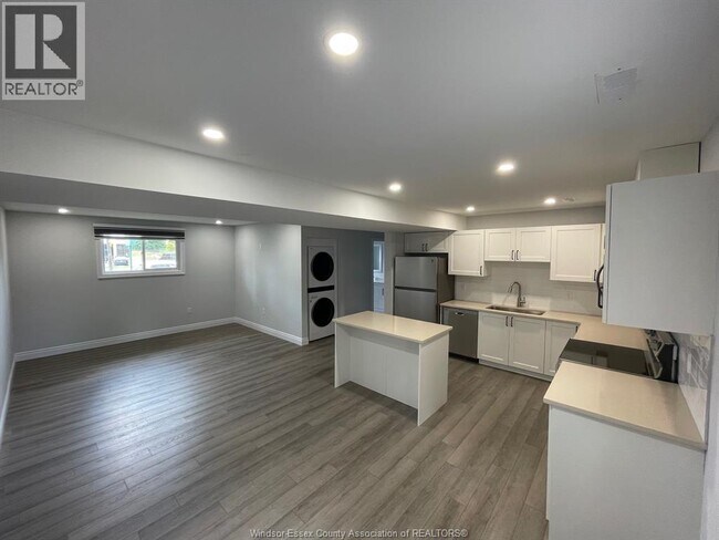 Photo - 1131 Front Rd