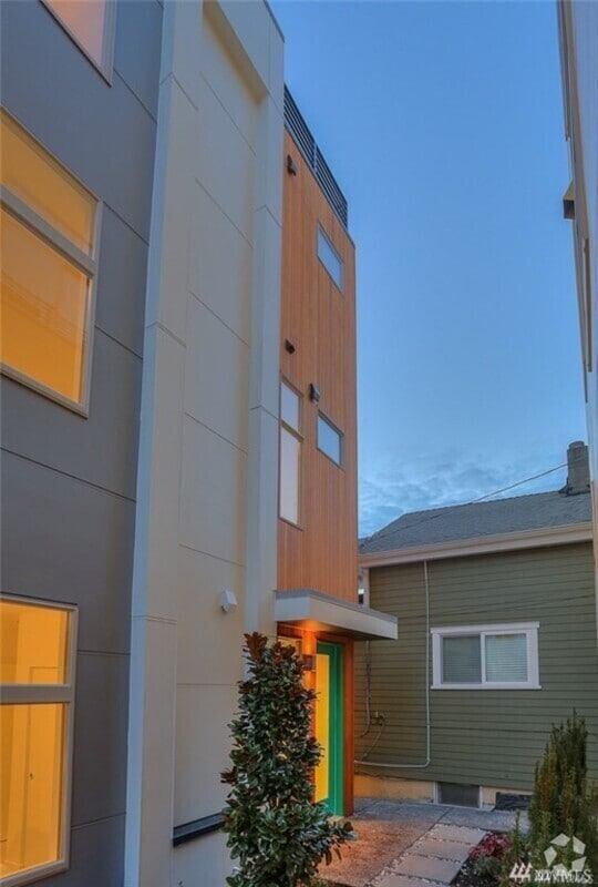 Building Photo - 2429 NW 60th St Rental