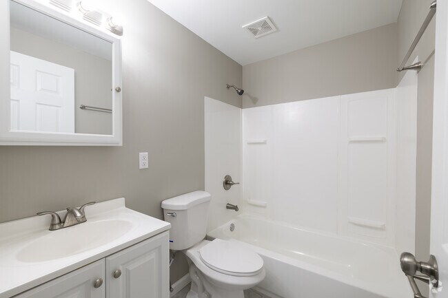 1BR, 1BA - 400SF Bathroom