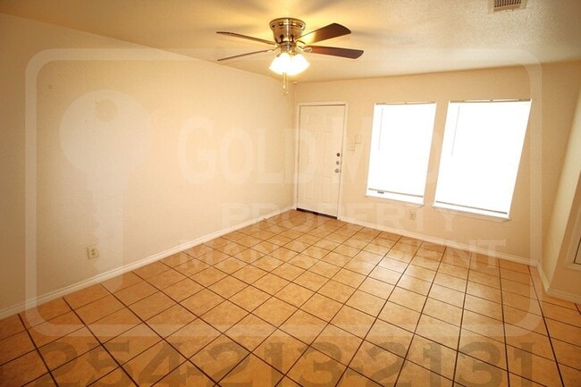 Photo - 1710 Cole St Unit B