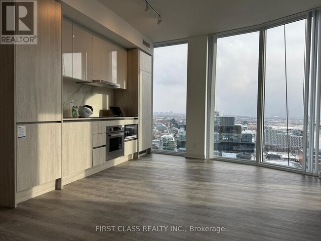 Photo - 180 Front St E Unit 3306