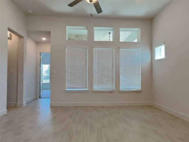 Photo - 15170 London Gavroche Ln