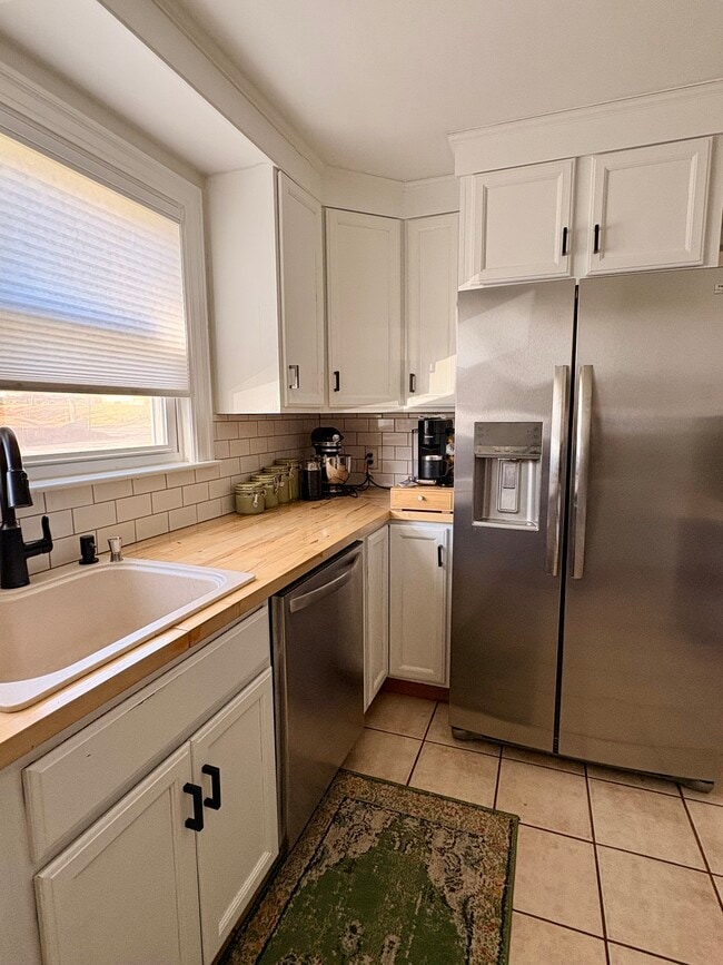 Kitchen - 96 Margarite Rd Unit 1