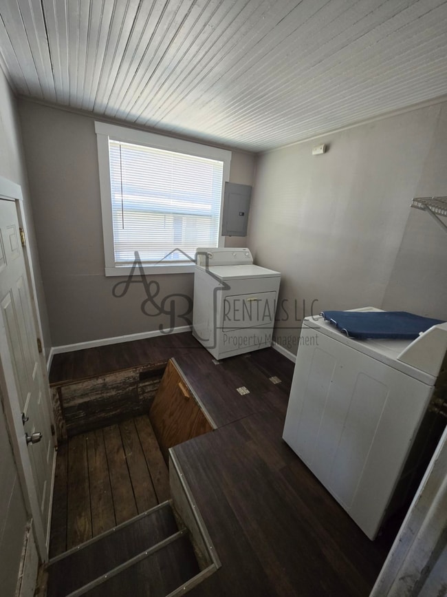 Photo - 717 W Kansas St