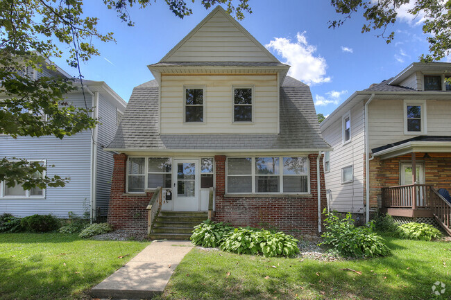 Building Photo - 107 Valley Ave NW Rental