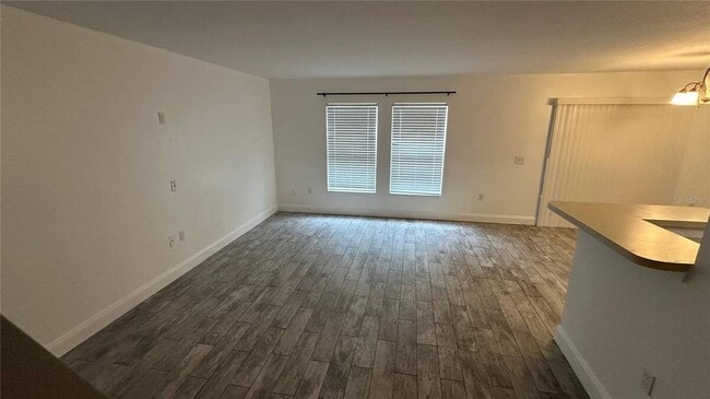 Photo - 2437 Hassonite St