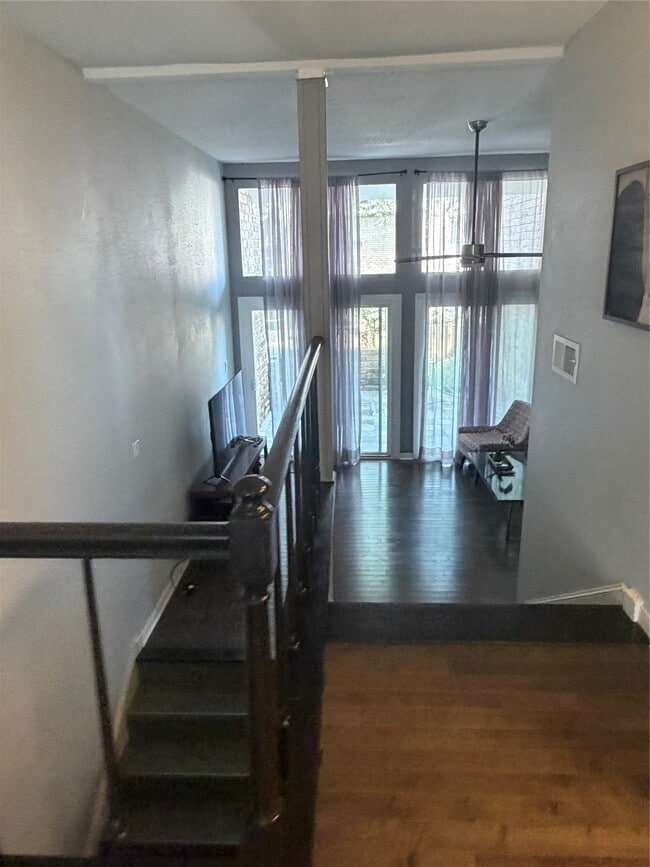 Photo - 702 N Holiday Dr Unidad 3