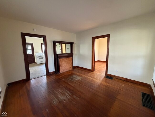 Photo - 321 W 32nd St