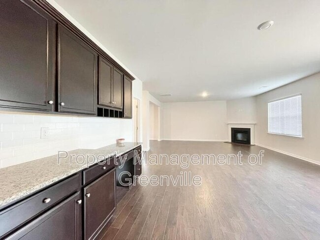 Photo - 301 Millridge Rd