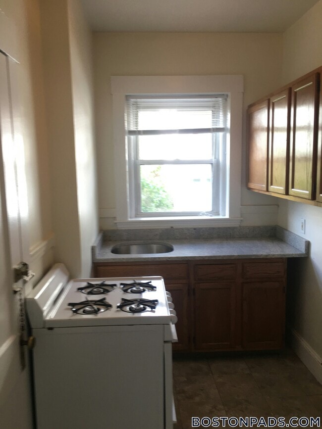 Photo - 163 Summer St Unit 4