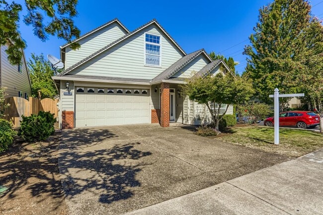 Photo - Spacious Bethany Home with Attached Garage, Fenced Yard, Washer/Dryer Included