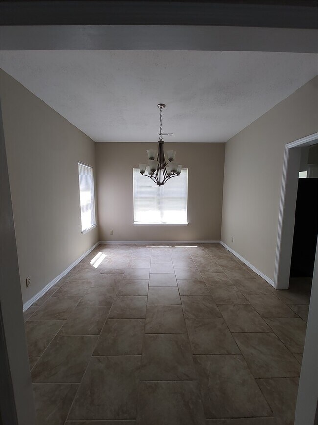 Photo - 2989 Setter St
