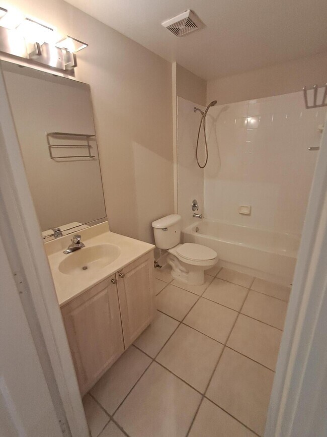 Photo - 2100 Greenview Shores Blvd Unit 510