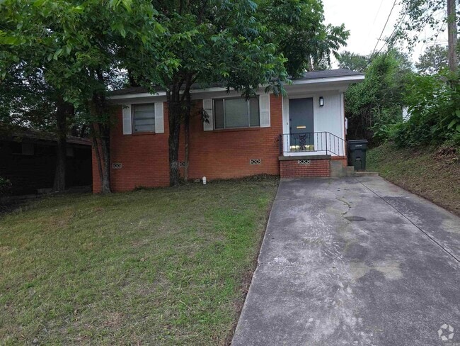 Building Photo - 123 N Jackson St Rental