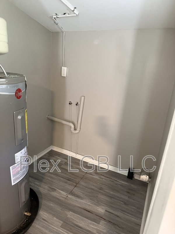 Photo - 203 Front St