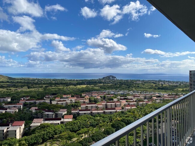 Building Photo - Makaha Valley Towers Studio Unit 1720 Rental