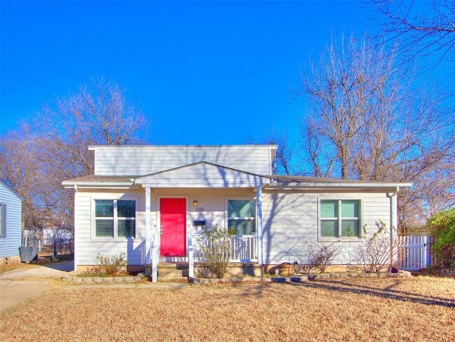 Building Photo - 1213 Iowa St