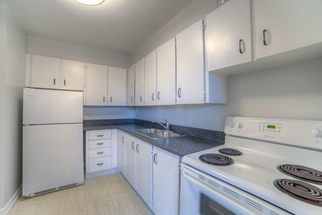 Photo - Reedaire Court Apartments