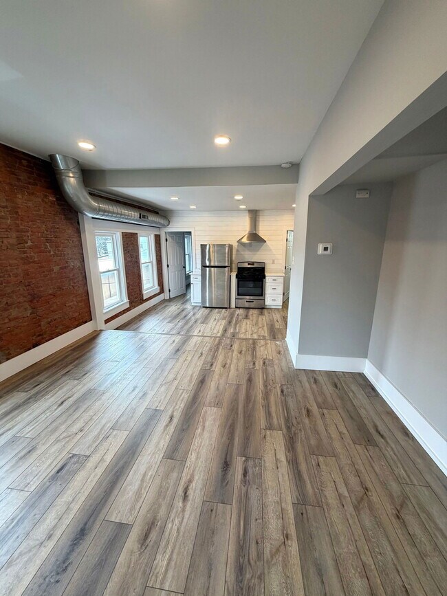 Photo - 430 W Lemon St