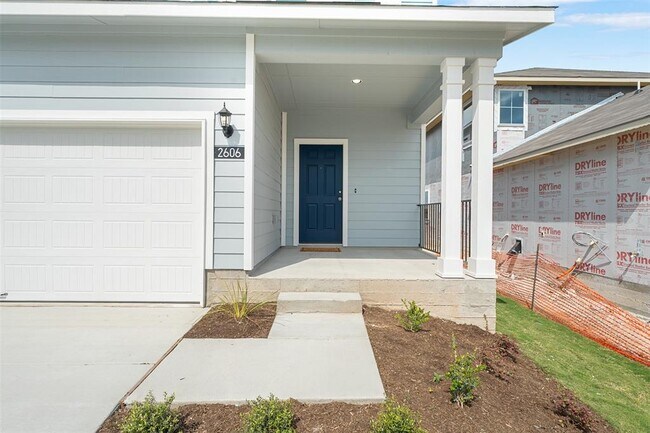 Photo - 2606 Derwent Dr