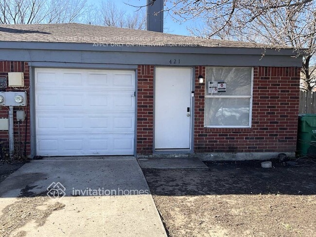 Building Photo - 421 Casie Ct