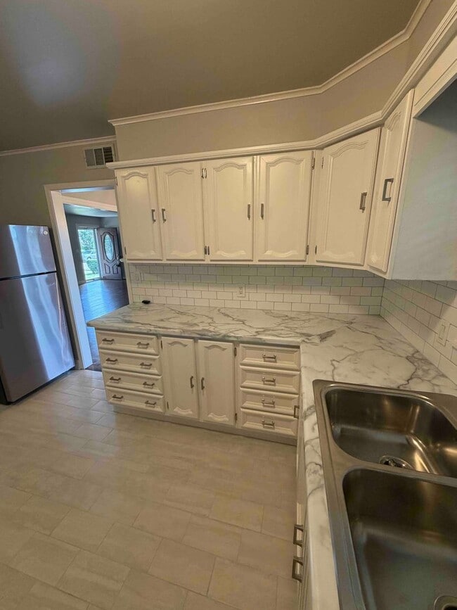 Photo - Freshly Updated 3-Bed Midtown Tulsa Home