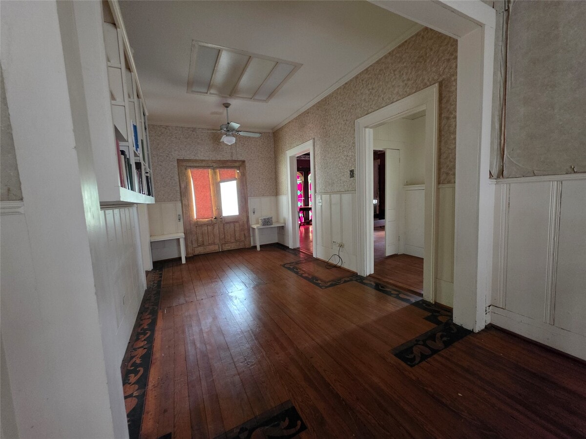 Photo - 815 E Washington Ave