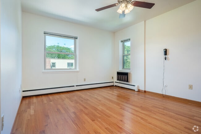 1BR, 1BA - 473SF - Living Room