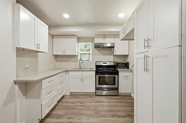 Photo - 225 19th Ave N