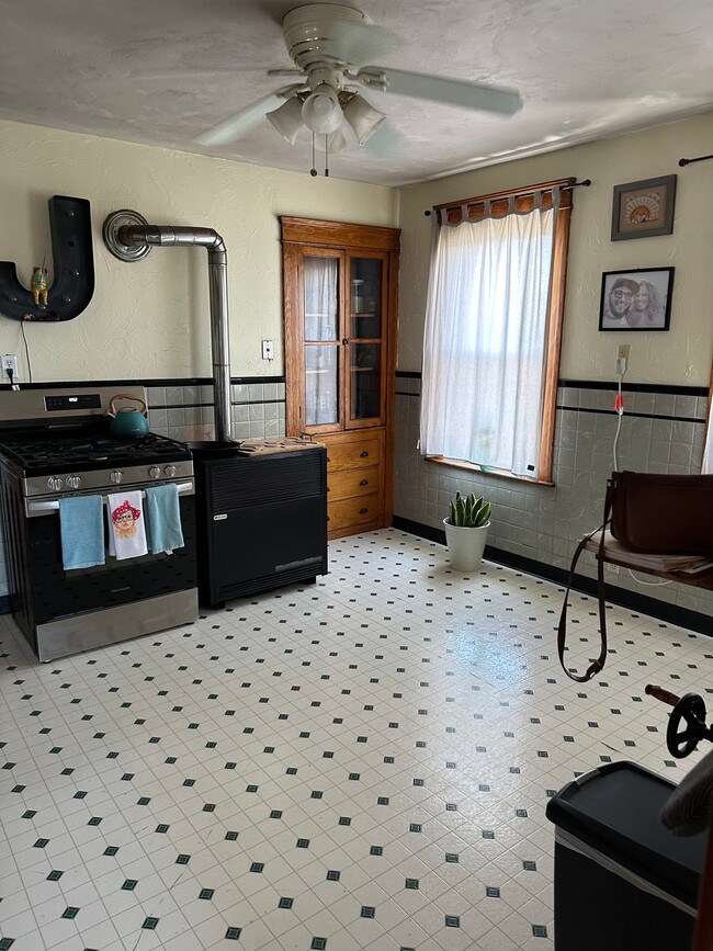 Photo - 30 Strathmore Rd Unit 3