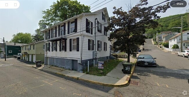 Building Photo - 37 Drew Ave Unit 2-1 Rental