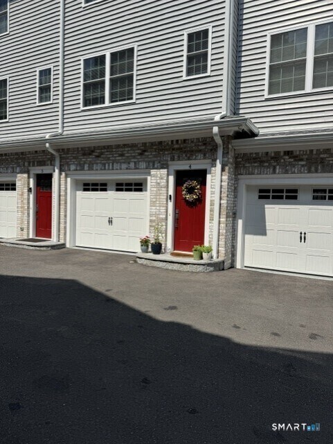 Building Photo - 4 Beacon Square Unit 4