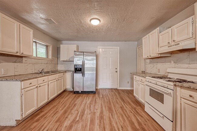 Photo - 10506 Buffum St