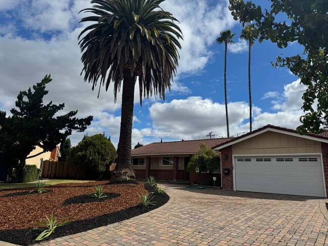 Wonderful 4 bedroom, single level home in ... - Wonderful 4 bedroom, single level home in ...