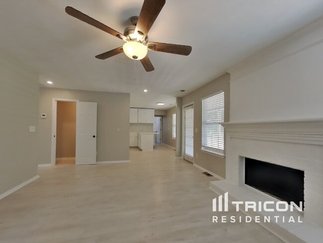 Photo - 1951 Hidden Valley Dr SW