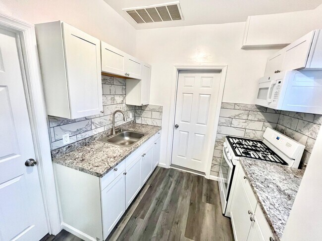 Photo - 1023 Bishop Evans Way Unit 2