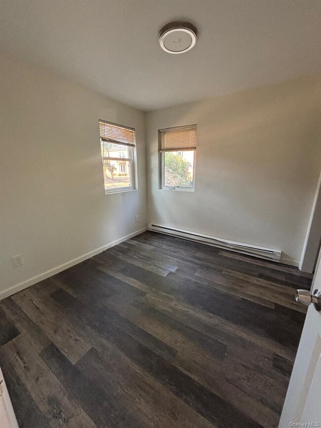 Photo - 652 Bayview Ave
