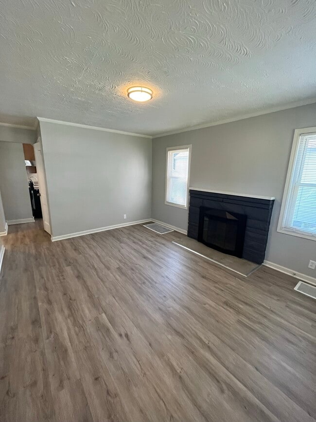 Photo - 272 S Weyant Ave