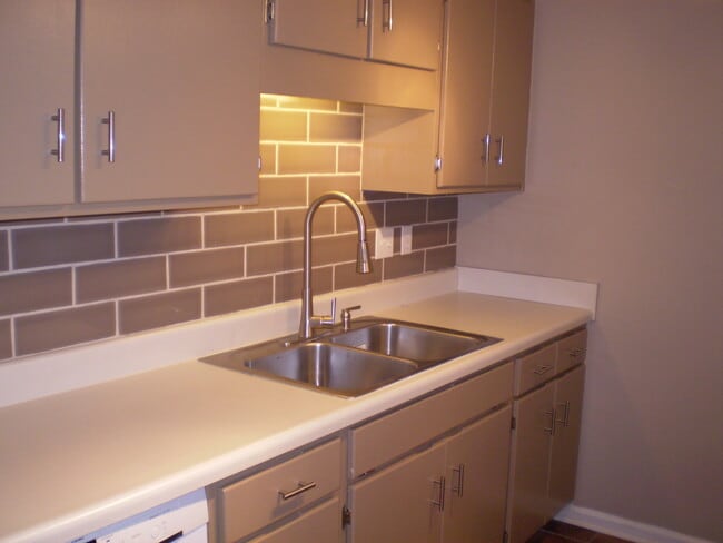 Photo - 511 E Gillespie St Unidad E 28