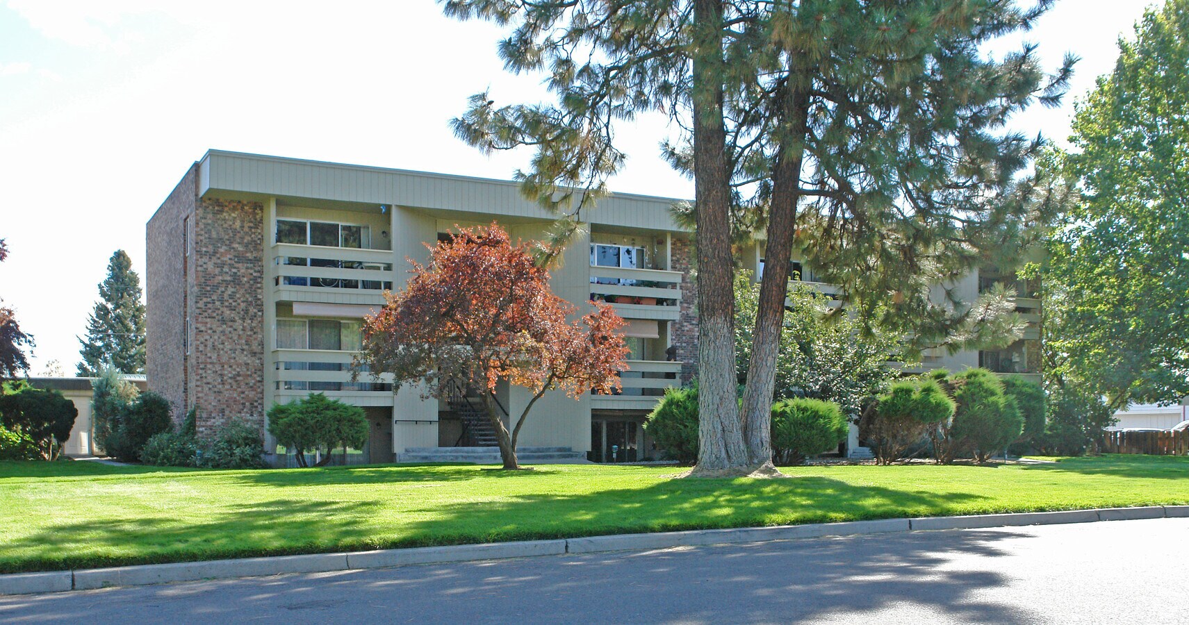 Calispel Apartments - Calispel Apartments