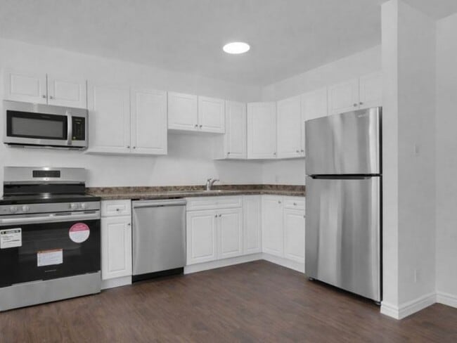 Building Photo - 25 Orchard St