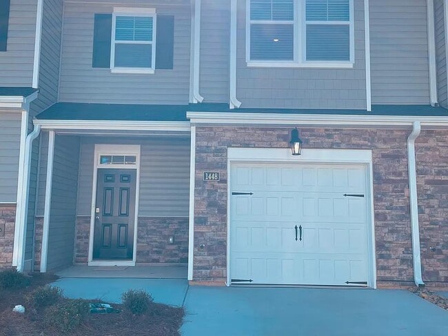 Photo - 1448 Amberview Ln